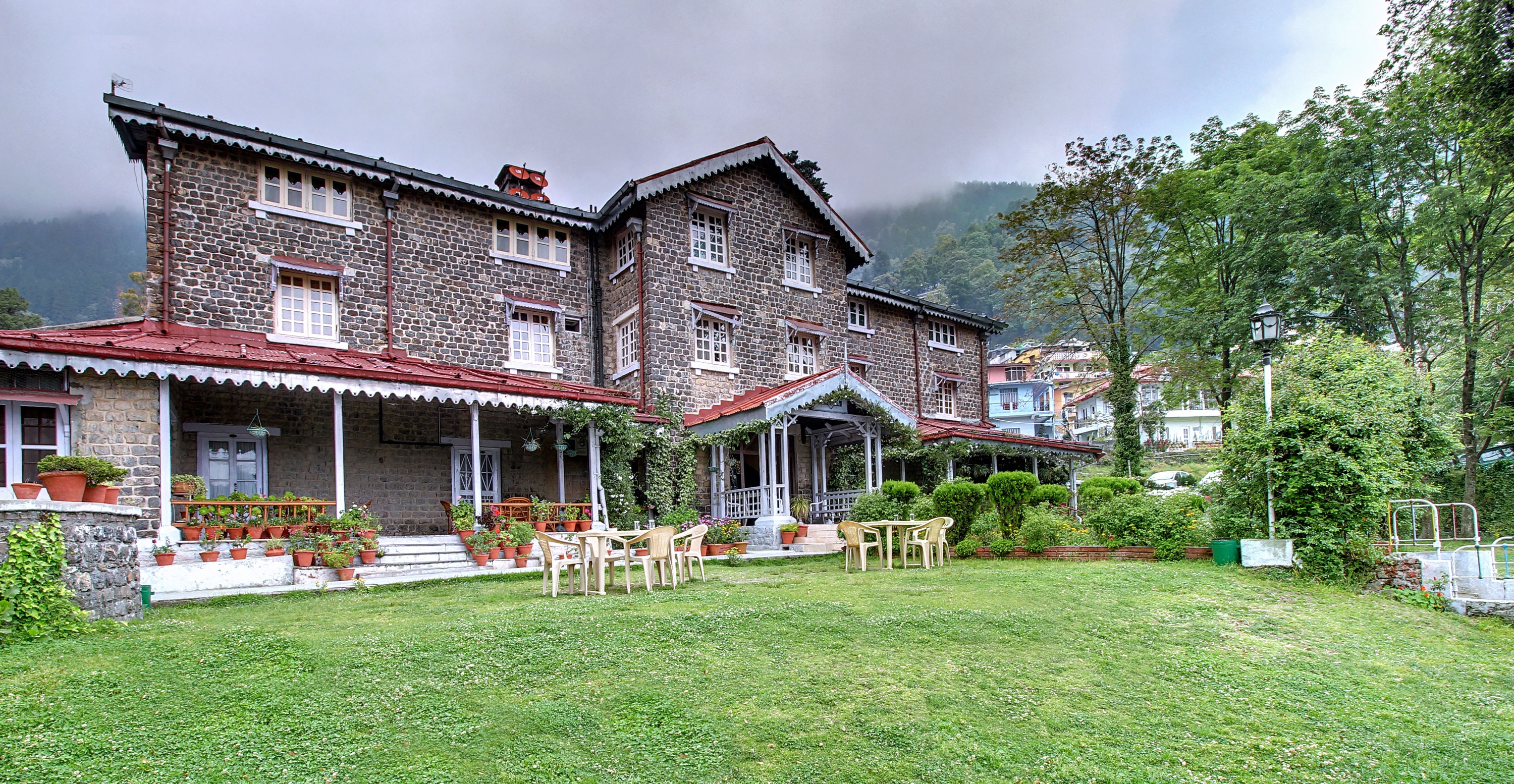 HOTEL CHEVRON FAIRHAVENS